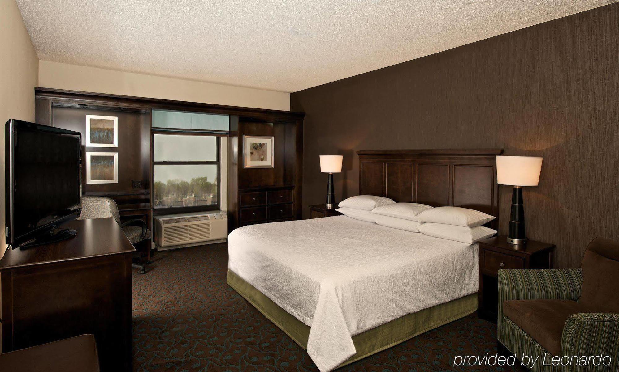 Hampton 3*